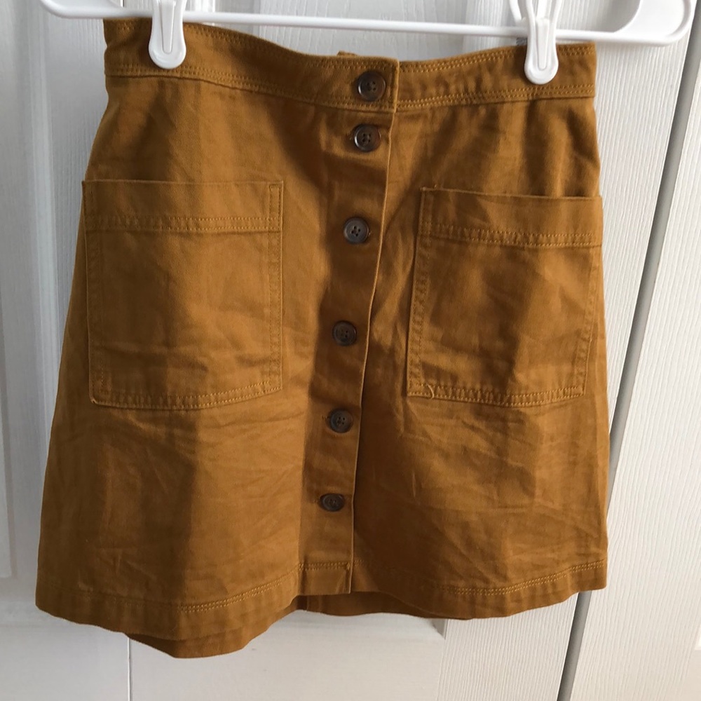Old Navy Buttoned Skirt